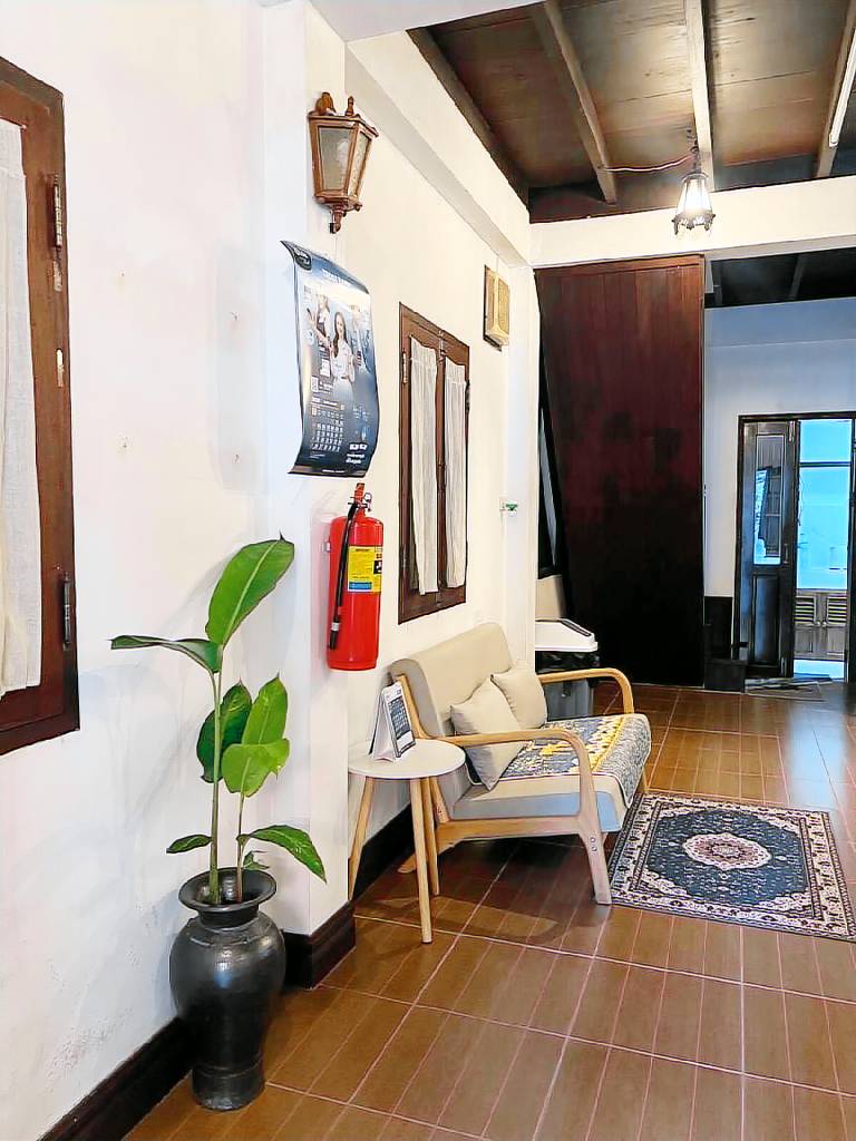 House | Next to Phou Si | Pets allowed — photo 5