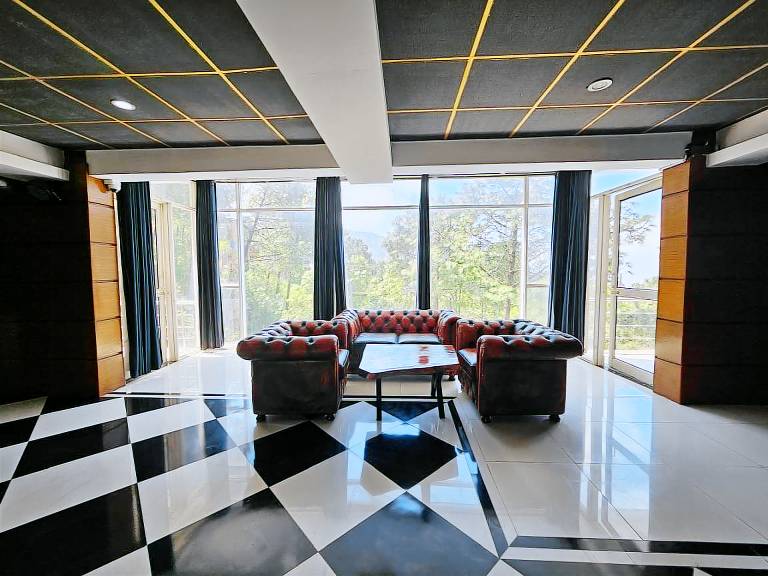 Classic Pine View Villa Kasauli — photo 3