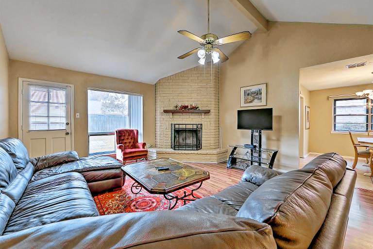 Pet-Friendly Missouri City Home w/ Fenced-In Yard! — photo 5