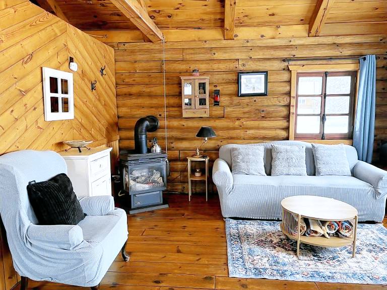 Waterfront Family Log Cabin Rental between Ottawa, Ontario and Montreal, Québec — photo 4