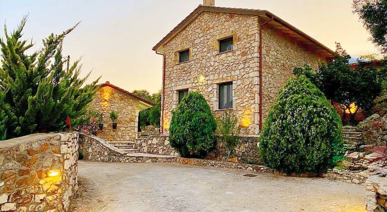 Villa with terrace & yard in Parga