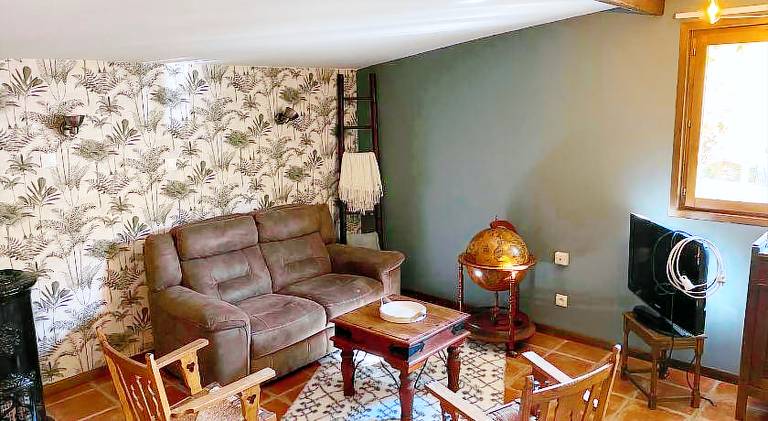 Apartment with terrace, garden & pool | Pet-friendly — photo 2
