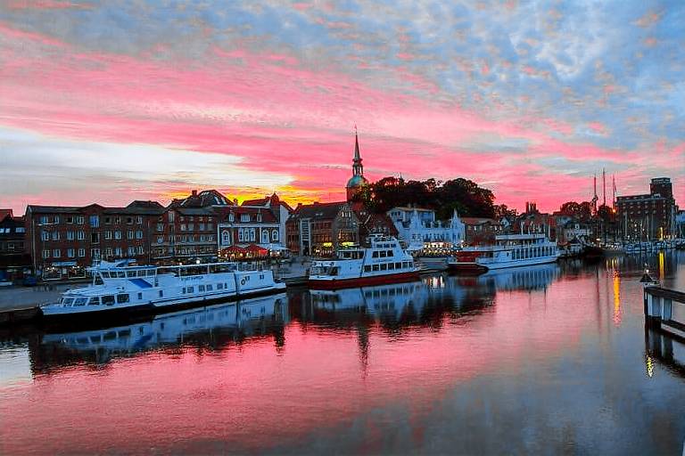 Fully equipped house with terrace & garden | Close to the beach | Dogs allowed in Rendsburg