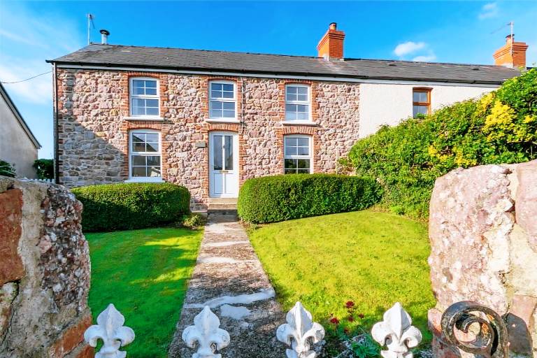 3 Bed in Gower oc hh150