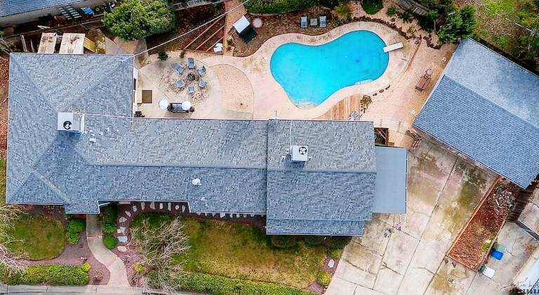Vacation home with pool — photo 5
