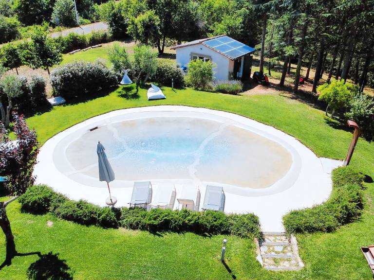 House with BBQ, terrace & private pool — photo 3