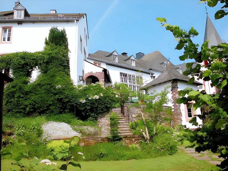 Burghaus & Villa Kronenburg in Euskirchen