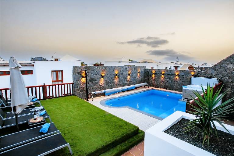 Villa "Casa Blanca" with Sea View, Private Pool & Wi-Fi — photo 4