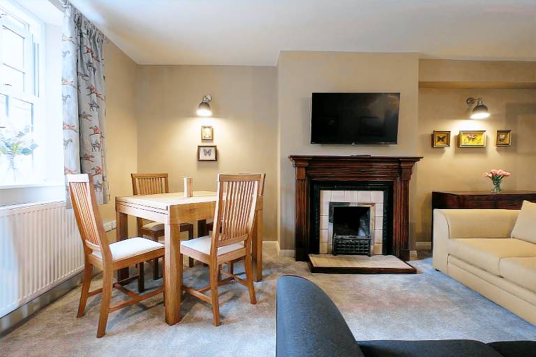 1 Manor Cottage