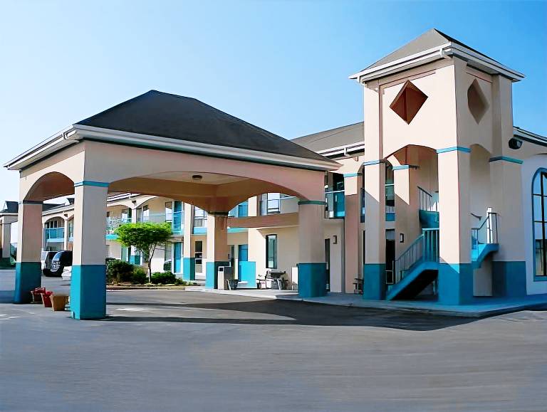 Florence Inn and Suites — photo 3