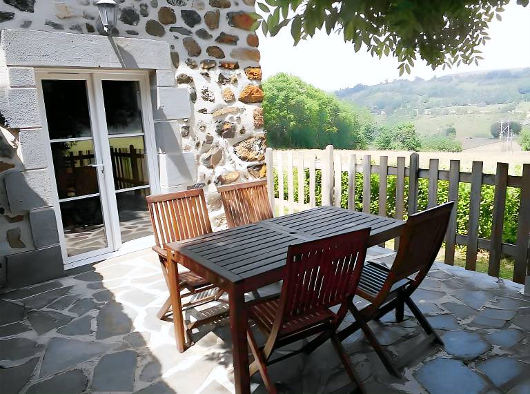 Fully equipped charming vacation home with terrace, grill & yard | Garden view | Good for workation | Dogs allowed — photo 2