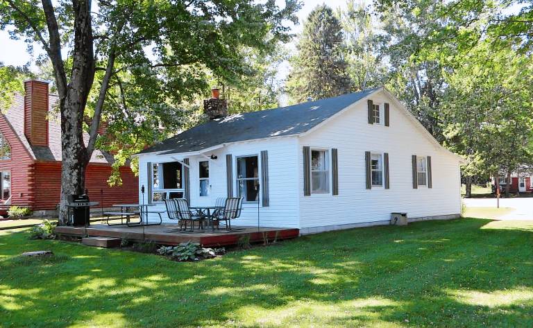 Cottage  Burt Lake