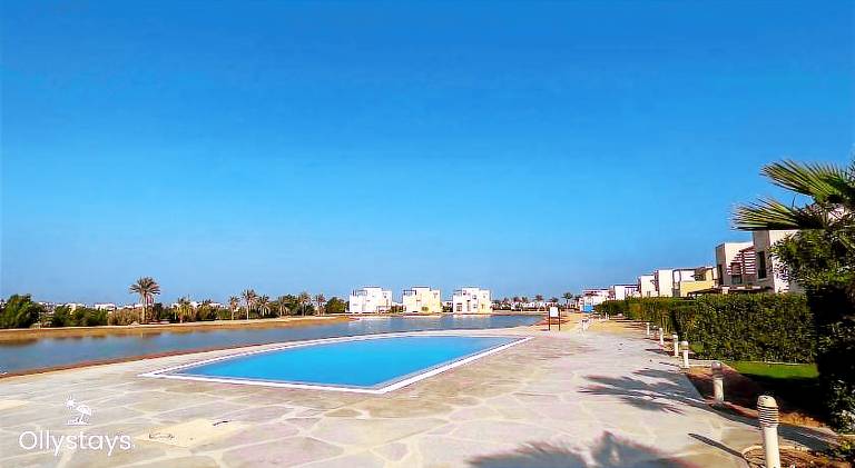 Villa with pool — photo 2