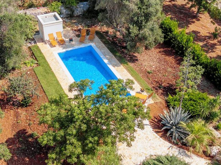 House with yard, pool & barbecue — photo 5