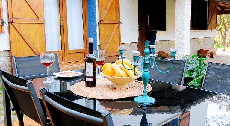 Vacation home with yard, pool & jacuzzi — photo 4