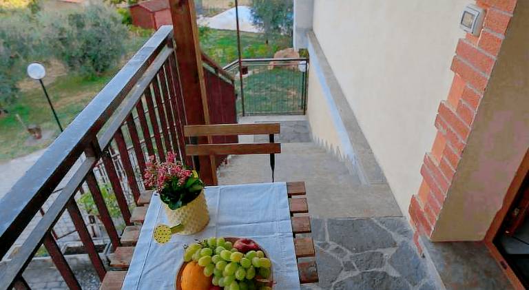 Rental apartment with barbecue, pool & garden — photo 4