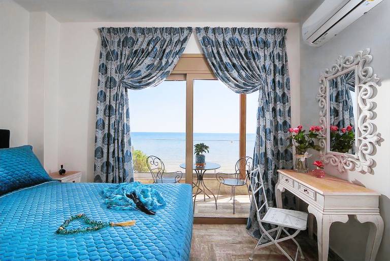 Accommodation  Makry Gialos