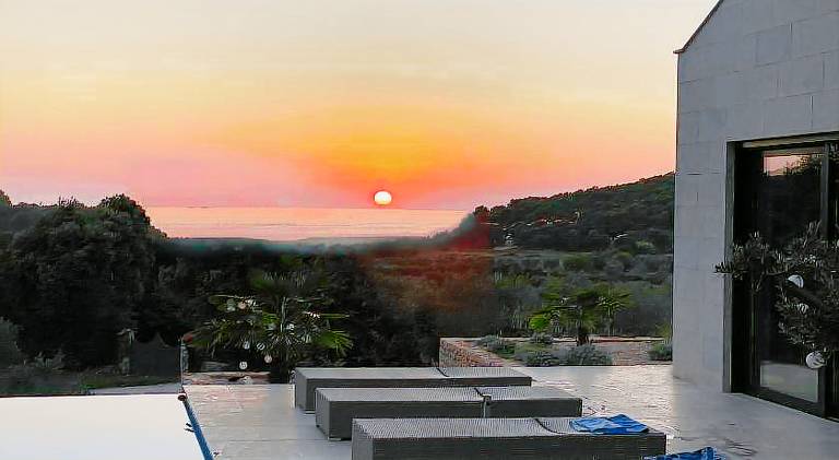 Ample villa with BBQ, patio & yard | Pets allowed in Rovinj