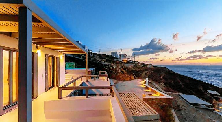 Villa with patio & yard — photo 4