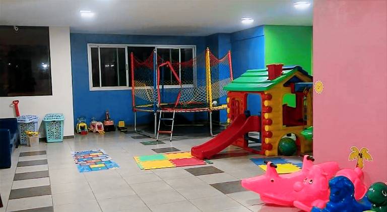 Apartment with pool — photo 4