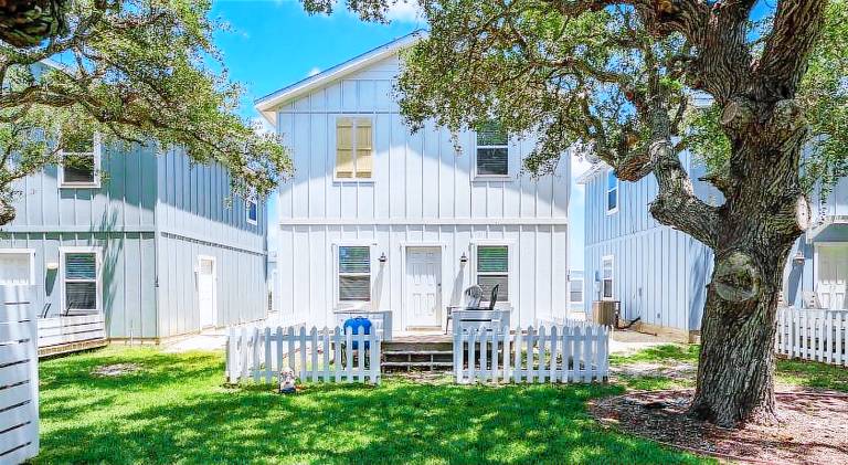 Coastal Paradise -community Pool in Rockport, TX