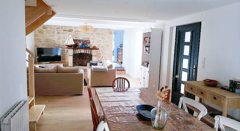 House with 4 rooms for 8 persons in Audierne