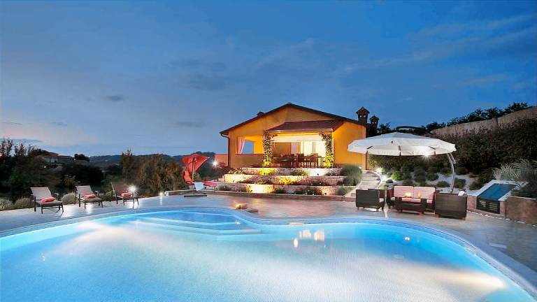 Villa  Karojba