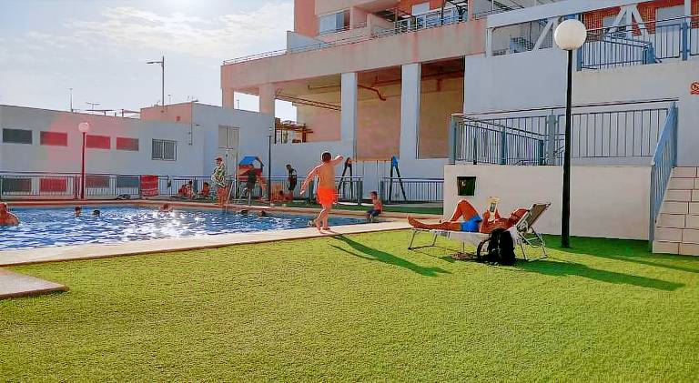 Holiday apartment with pool — photo 3