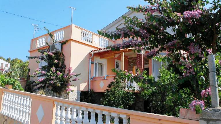 Apartma  Sali