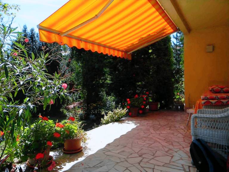 Vacation home with grill, terrace & garden — photo 3