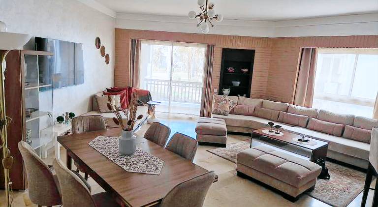 Apartment with pool — photo 2