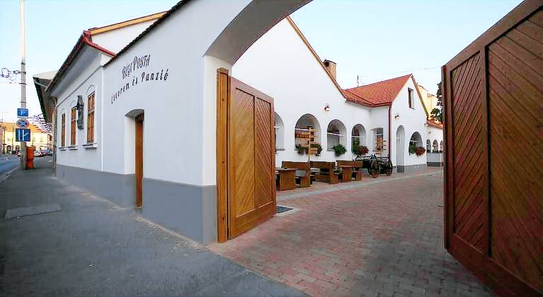 Regi Posta Hotel es Etterem — photo 4