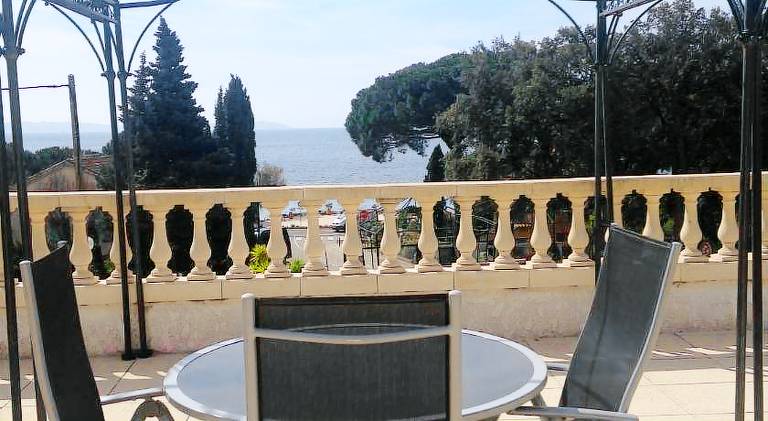 Serviced apartment with terrace — photo 5
