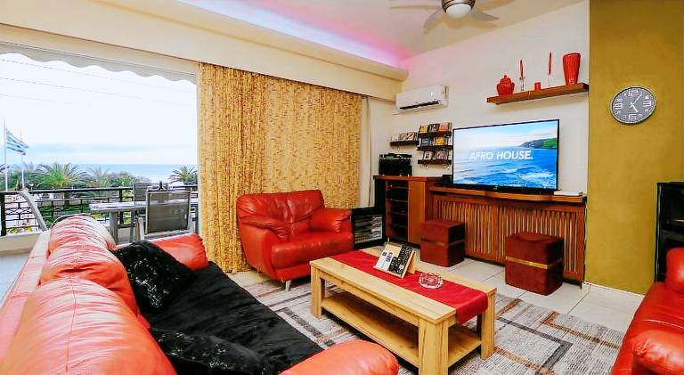 Ample rental apartment with patio & hot tub | Next to the beach | Good for workation | Pets allowed — photo 2