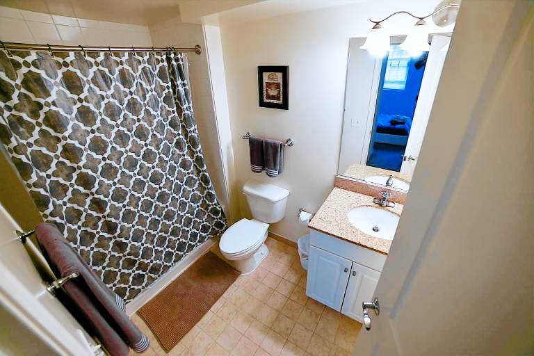 Apartment with pool — photo 5