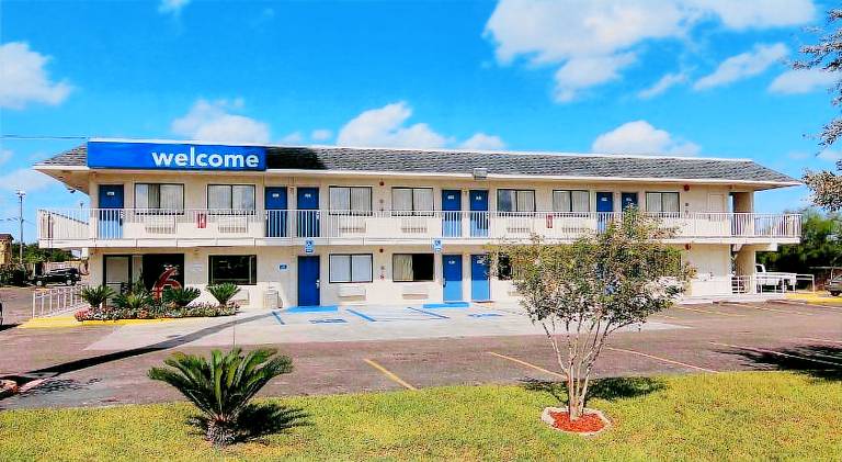 Motel 6 Kingsville, TX — photo 2