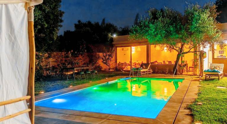 150 m&sup2; Villa