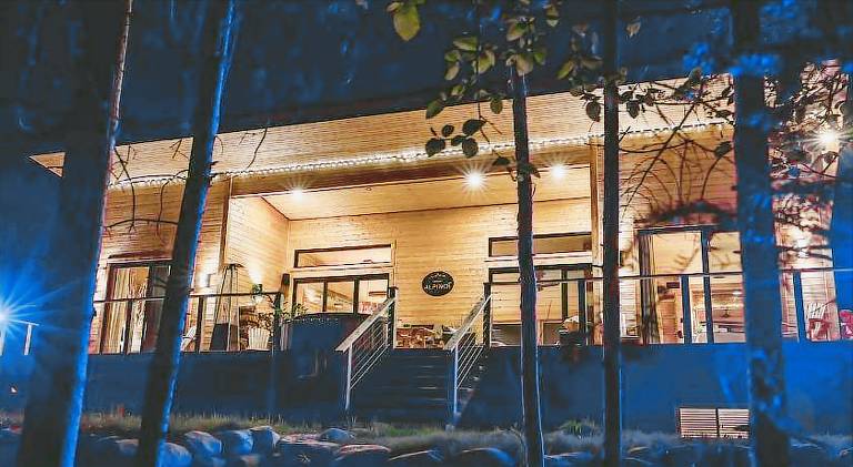 Chalet with jacuzzi in La Malbaie, QC