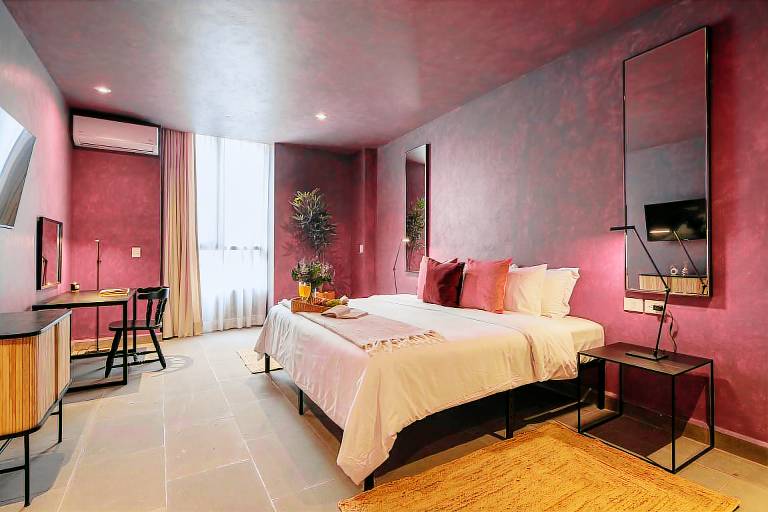 Colorful Lively Centro Gem 5BR Rooftop Patio — photo 2