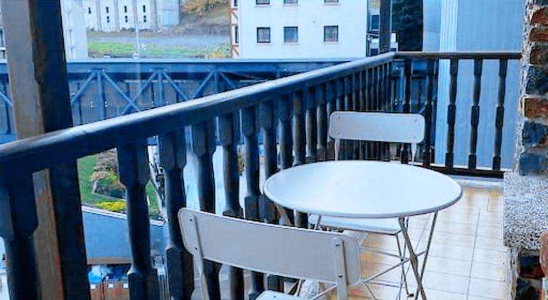 Apartment with patio — photo 4