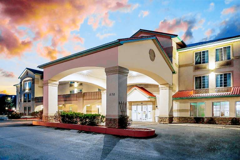 La Quinta Inn & Suites by Wyndham Fruita — photo 3