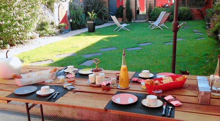 Holiday apartment with yard & terrace — photo 5