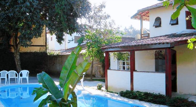 House with pool — photo 3