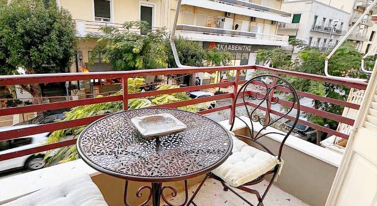 Apartment with terrace — photo 3