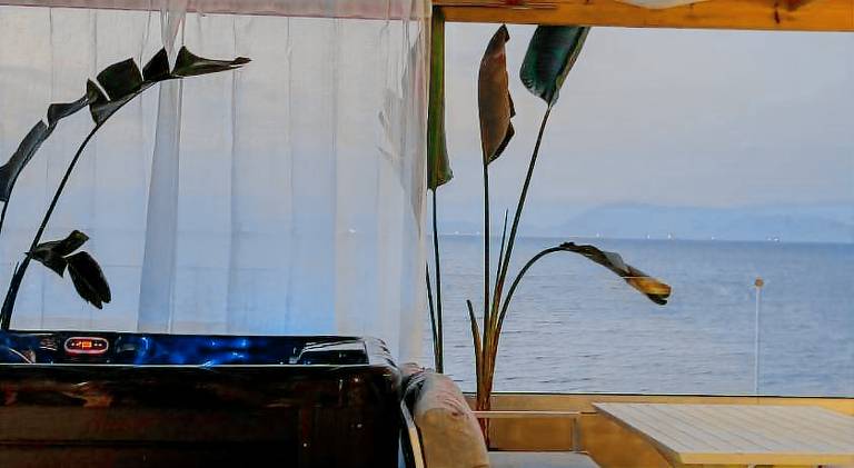 Beautiful holiday apartment with hot tub & terrace | Suitable for remote work | Pet-friendly — photo 3