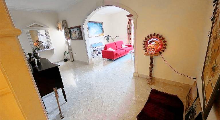 Triple room in Beautiful Artsy Maisonette — photo 5