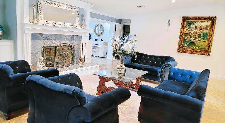 Vacation home with hot tub & pool in Sarasota, FL