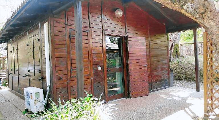 CHALET con spiaggia privata in Bracciano