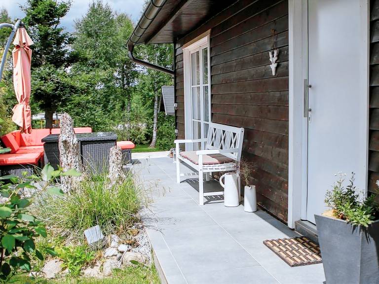 Vacation home with BBQ, terrace & yard | Nature view — photo 2