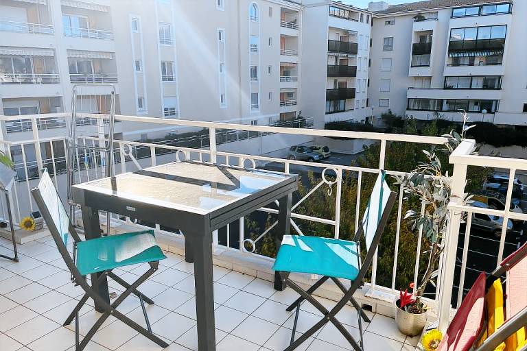 Apartment with garden & pool — photo 2